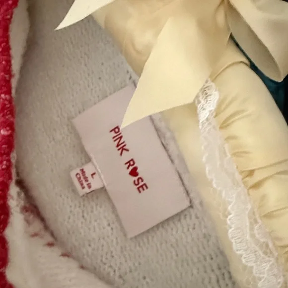 Pink Rose White Sweater with Red Bow Design - Picture 4 of 4